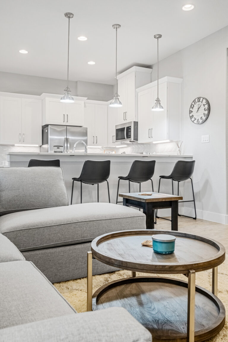 original 952568213 768x1152