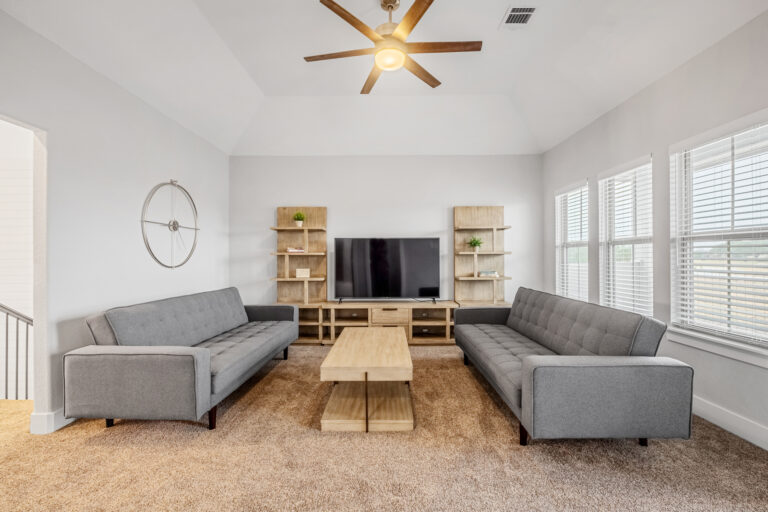 original 952569066 768x512