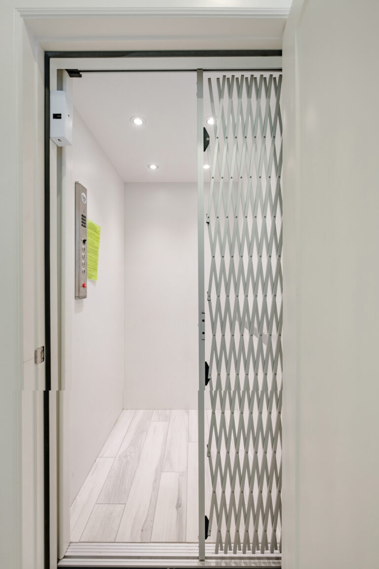 original 953893765 768x1152