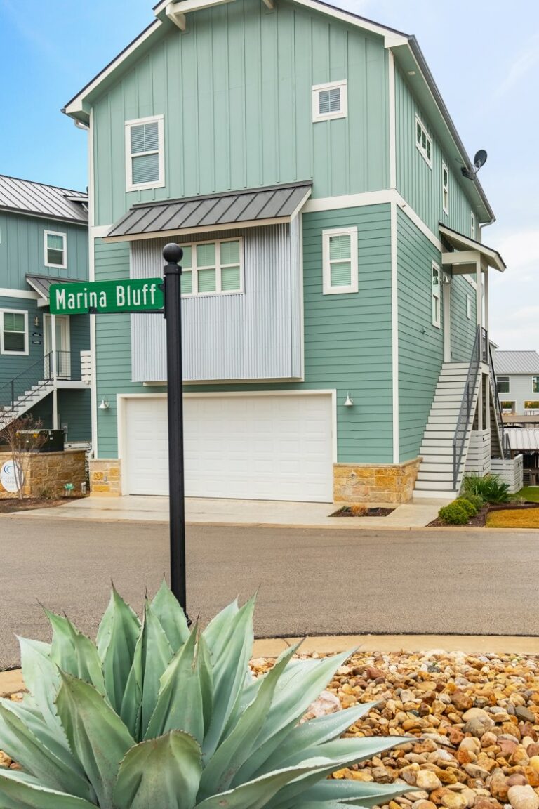 original 953894979 768x1152