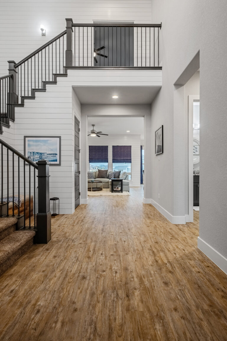 original 952568044 768x1152