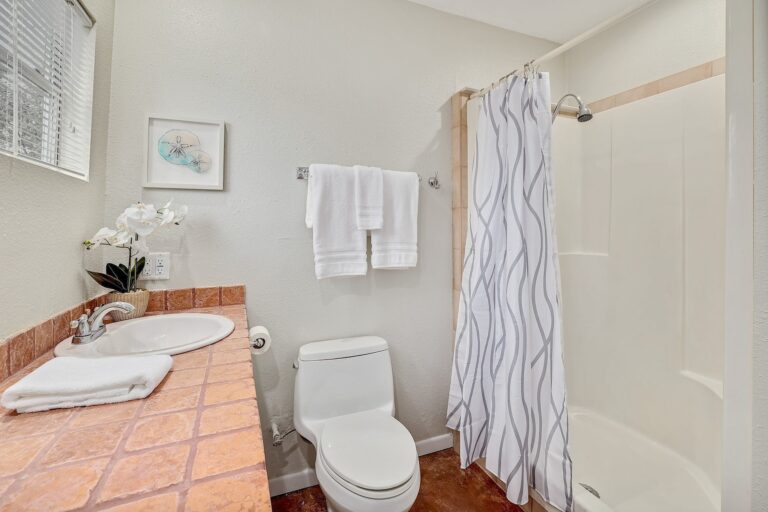 1100 Long Mountain Dr022 11226452 768x512