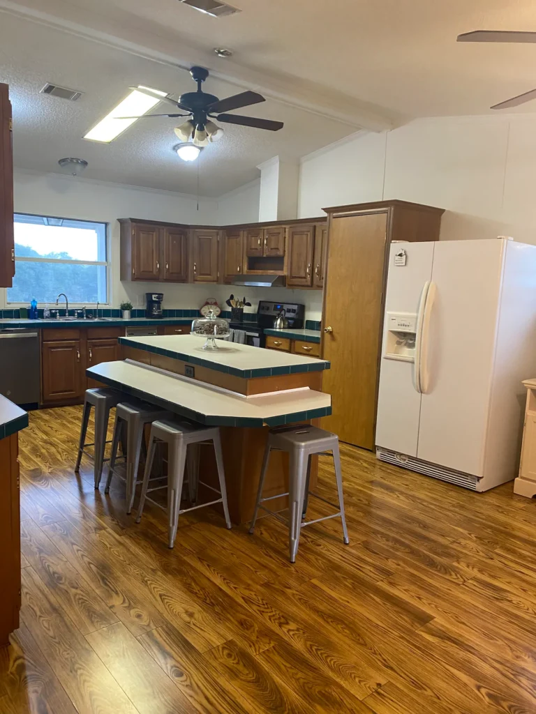 a4e04de4 5e80 438d a7dd 8089eebdac21 768x1024