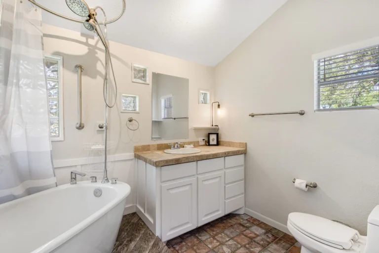 Upstairs Bathroom with Bathtub