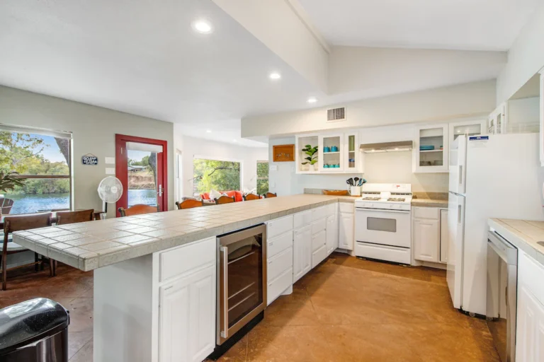 f2758fdf.f10 768x512