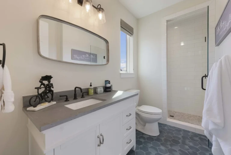 a0F4P00000RIWtiUAH 768x515