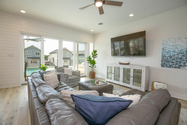 image 160901450 768x512