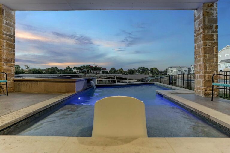 28f7b5e3 d221 46f0 baf7 a7d6391eb1eb 768x512