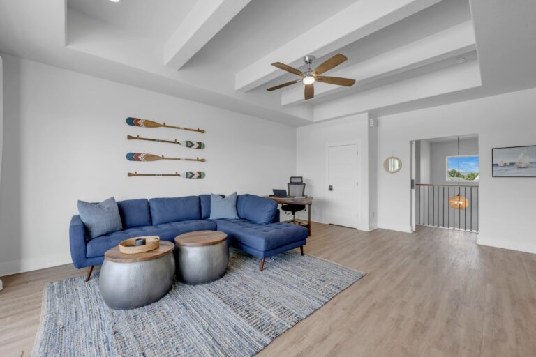 ewmabbcqnkxulzzyminy 768x512