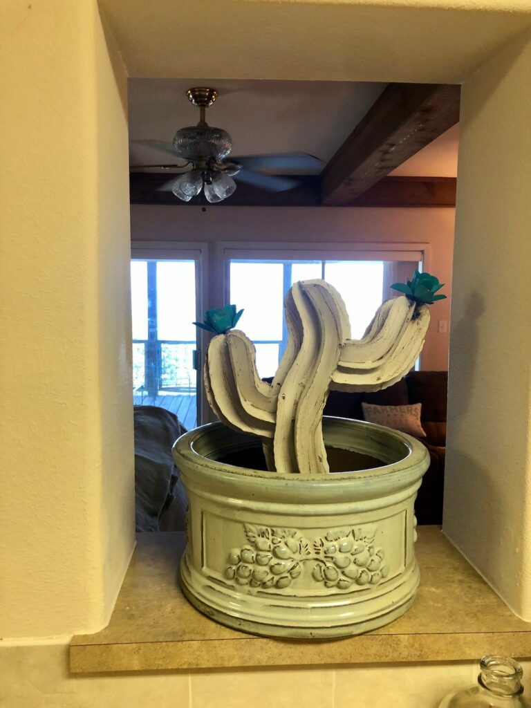 1e2a9f3f 9435 4005 b715 924a019351f4 768x1024