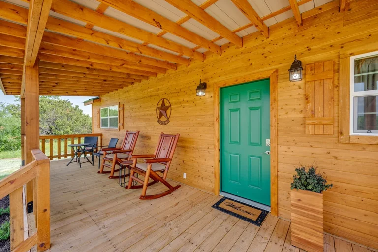 Vino Tramonto Cabin Rentals Cabernet Porch 1 768x512