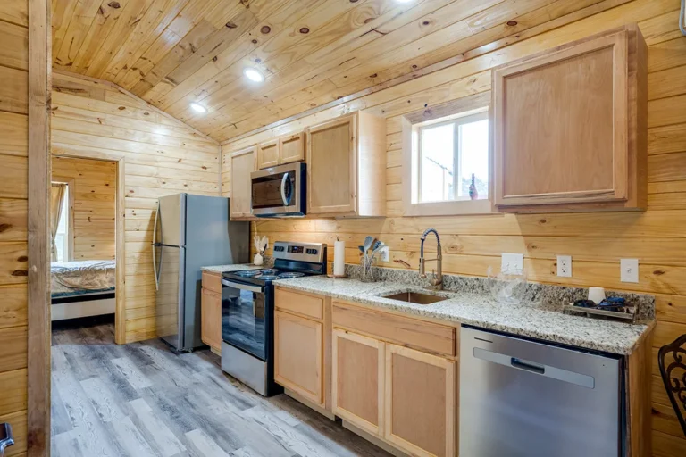 Vino Tramonto Cabin Rentals Prosecco Kitchen 1 768x512