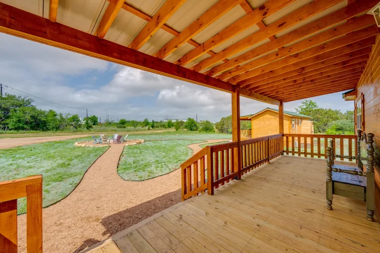 Vino Tramonto Cabin Rentals Prosecco Porch 1 768x512