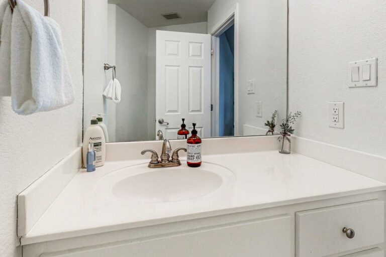 0bf60c9d 0f34 4f6d 8930 edd6a53e89a7 768x512