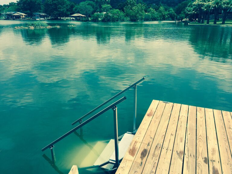 410Stanely deck to lake 768x576