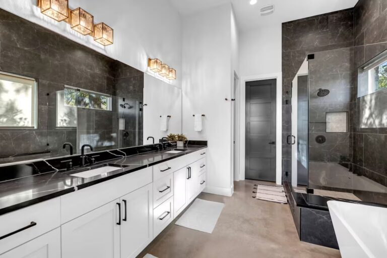 waterside master bath 768x512