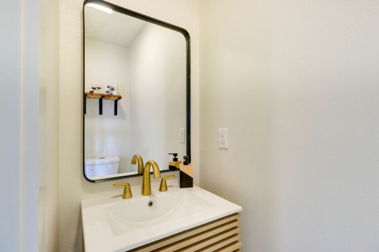 a0F4P00000QEbvkUAD 768x512